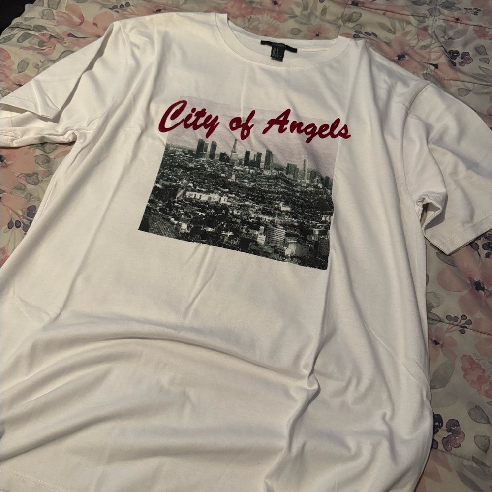 NWOT White 'City of Angels' Graphic T-Shirt